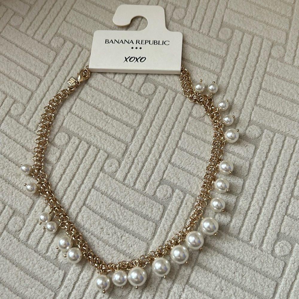 BANANA REPUBLIC necklace NWT pearls